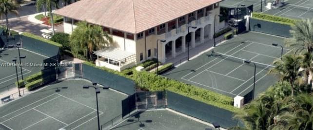 Tenis Courts