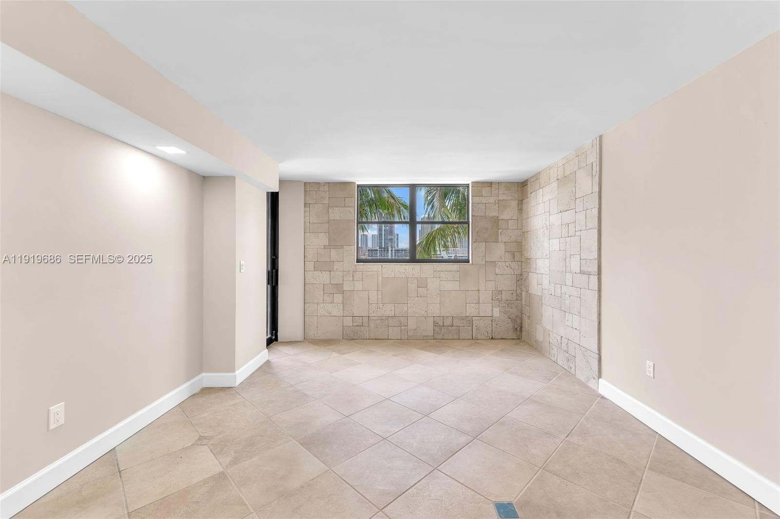 VENETIAN ISLE CONDO · #208 in Miami Beach - Photo 27