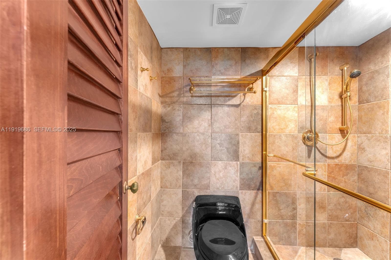 VENETIAN ISLE CONDO · #208 in Miami Beach - Photo 43