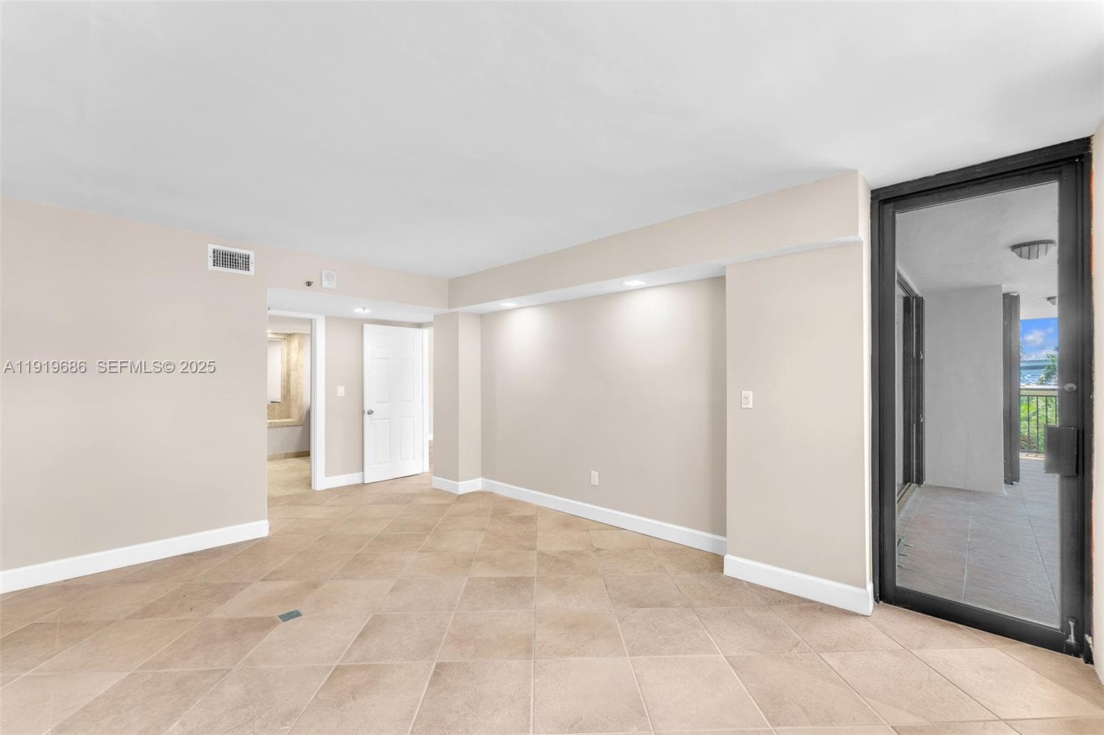 VENETIAN ISLE CONDO · #208 in Miami Beach - Photo 28