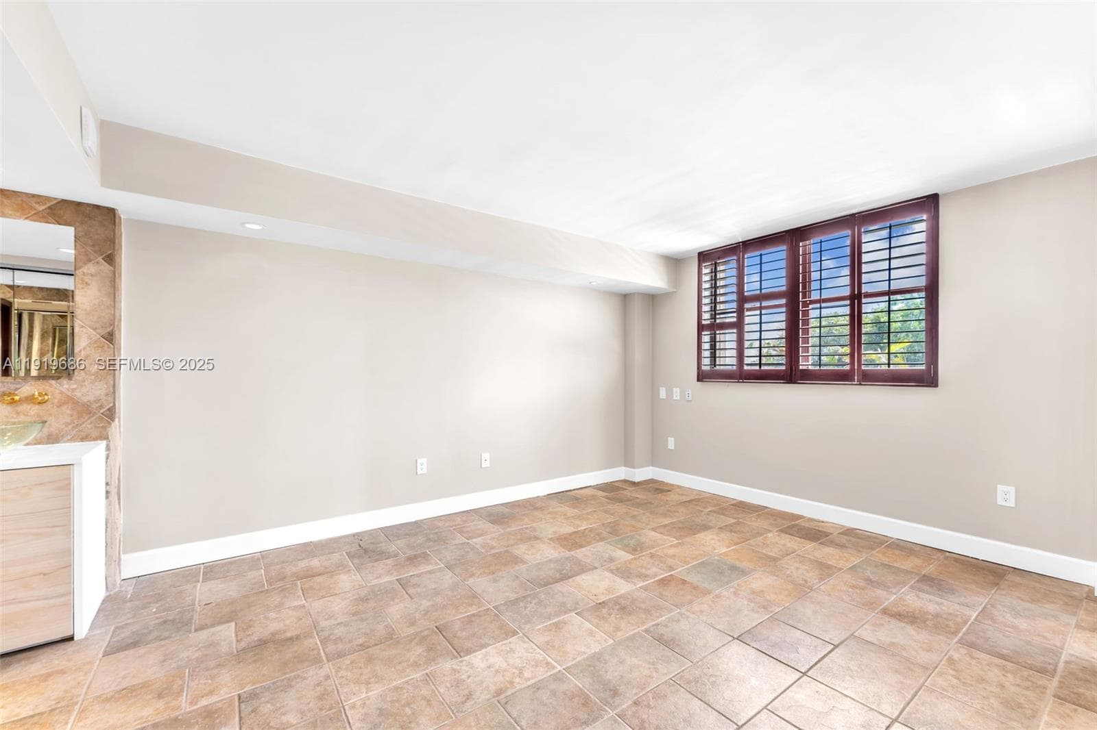 VENETIAN ISLE CONDO · #208 in Miami Beach - Photo 35