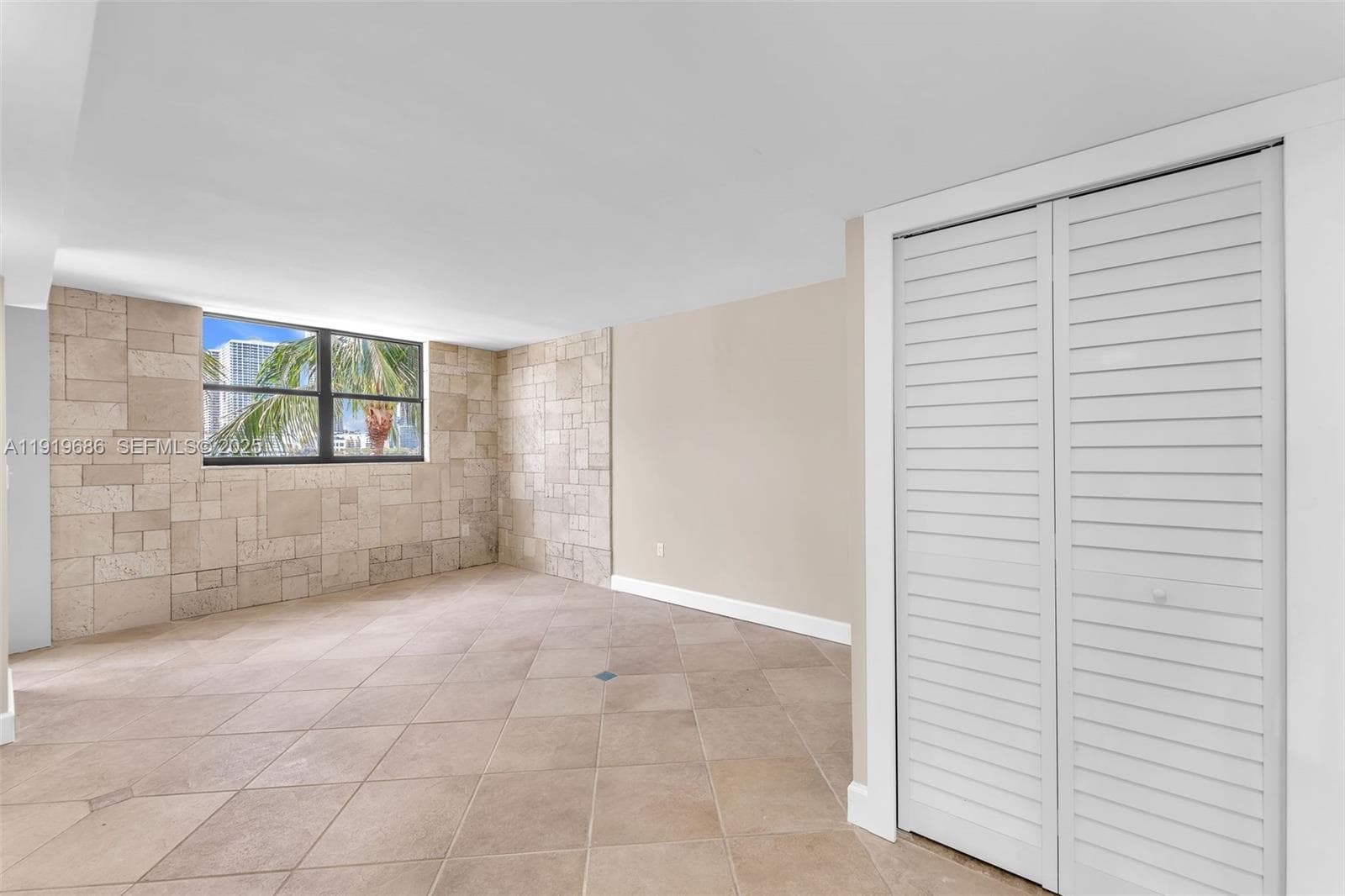 VENETIAN ISLE CONDO · #208 in Miami Beach - Photo 25