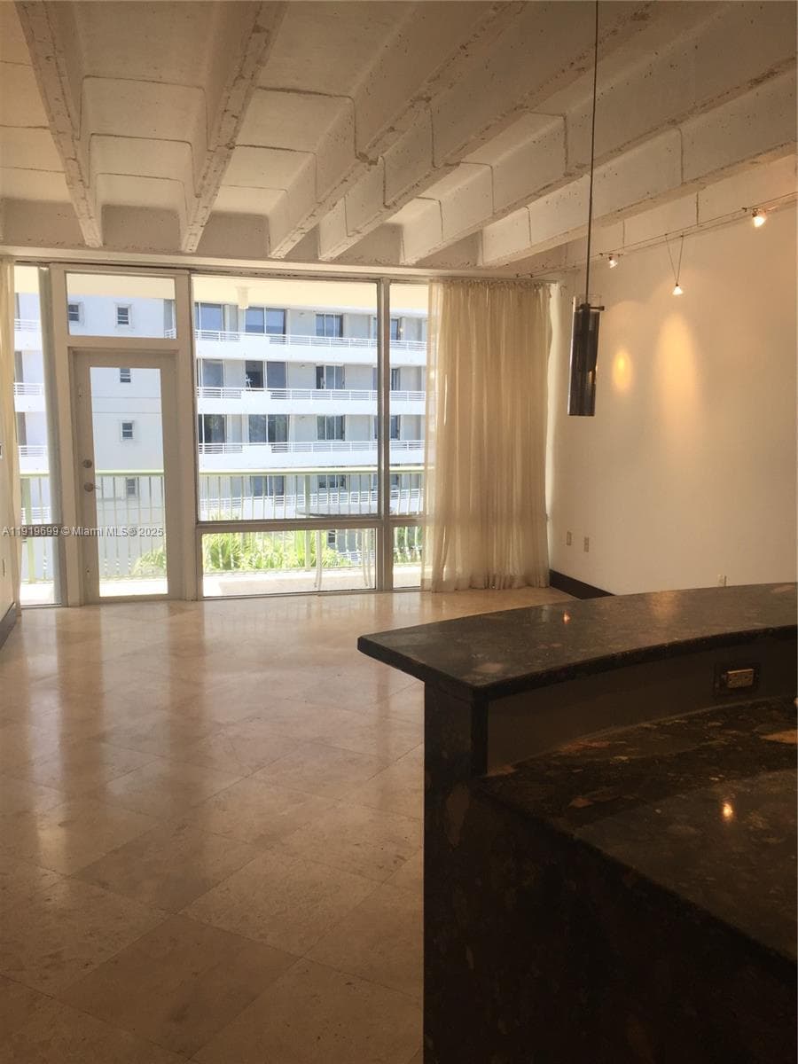 BRICKELL BAY TOWER CONDO · #612 in Miami - Photo 7