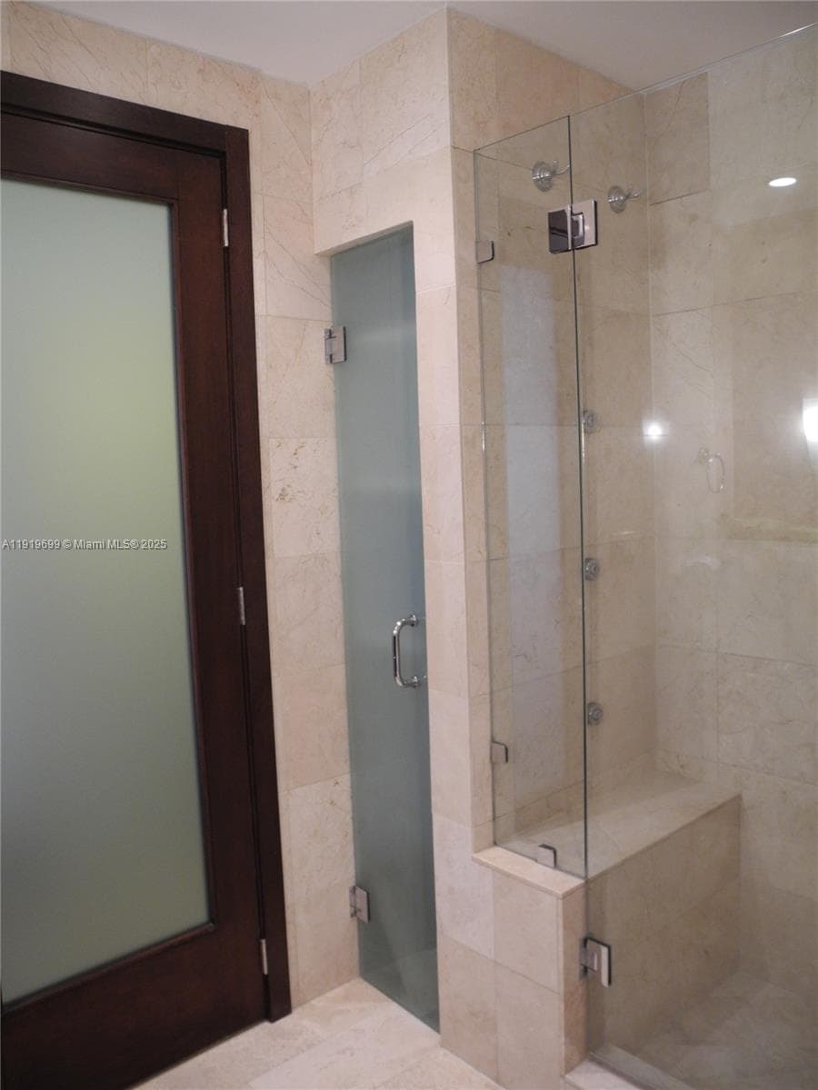 BRICKELL BAY TOWER CONDO · #612 in Miami - Photo 20