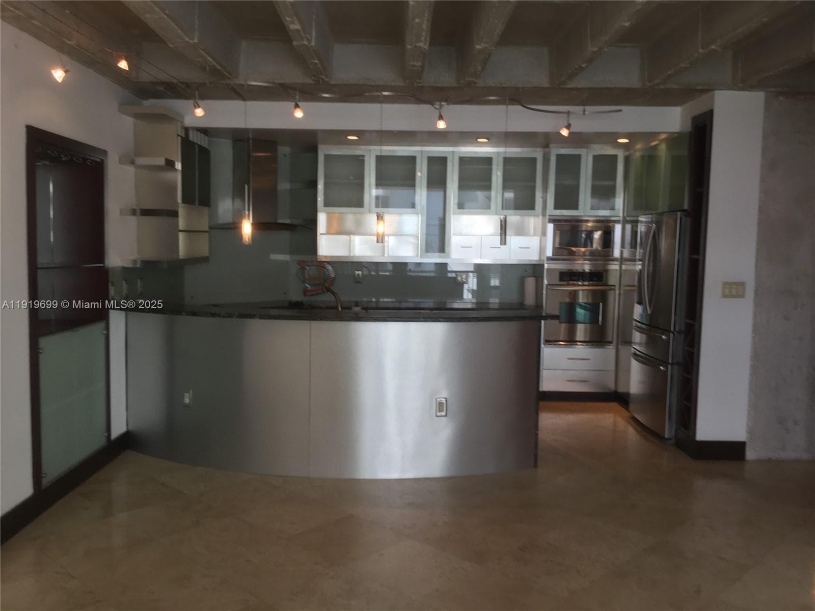 BRICKELL BAY TOWER CONDO · #612 in Miami - Photo 10