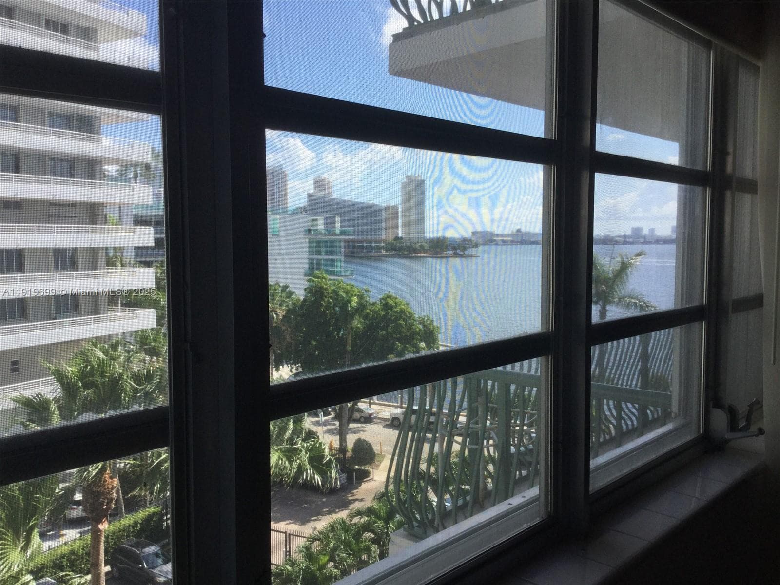 BRICKELL BAY TOWER CONDO · #612 in Miami - Photo 14