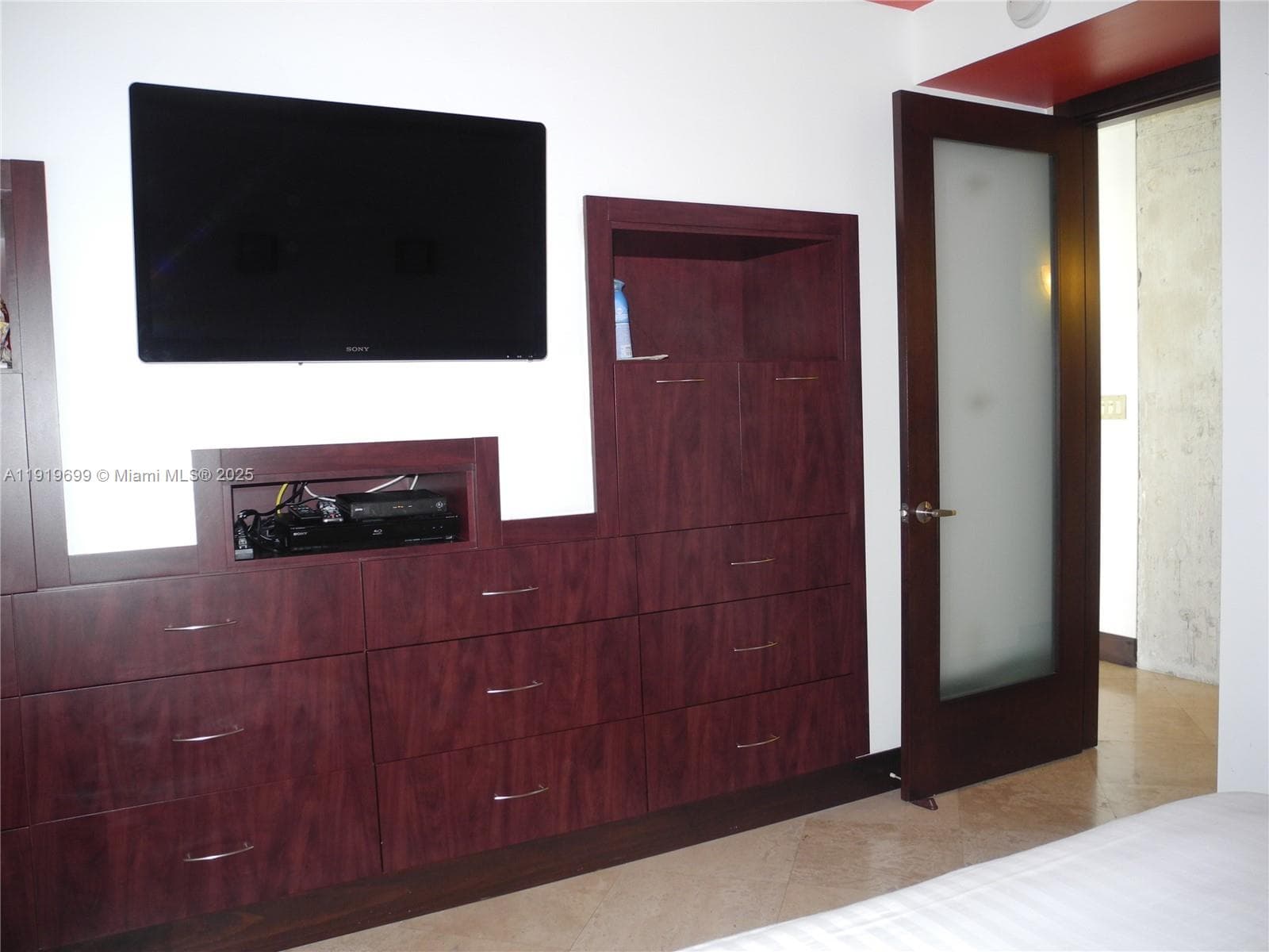 BRICKELL BAY TOWER CONDO · #612 in Miami - Photo 15