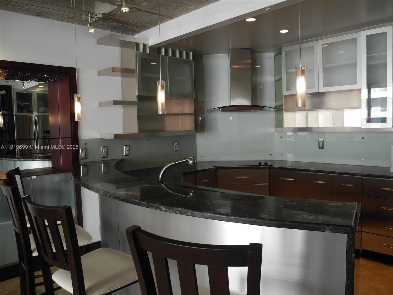 BRICKELL BAY TOWER CONDO · #612 in Miami - Photo 8