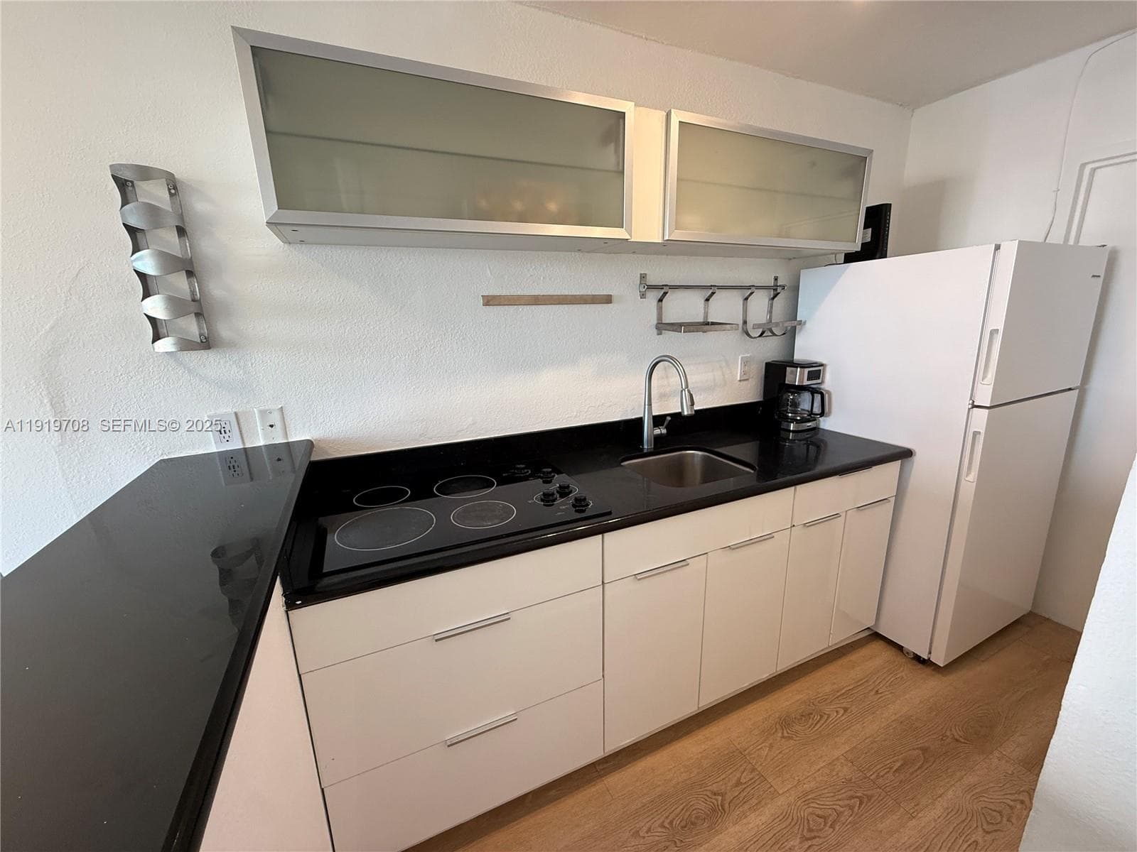 ISLANDER CONDO APTS · #505 in Miami Beach - Photo 17