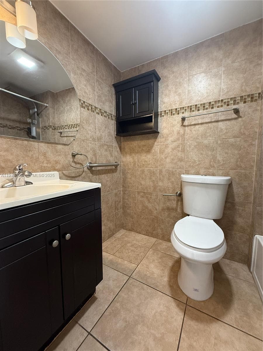 ISLANDER CONDO APTS · #505 in Miami Beach - Photo 22