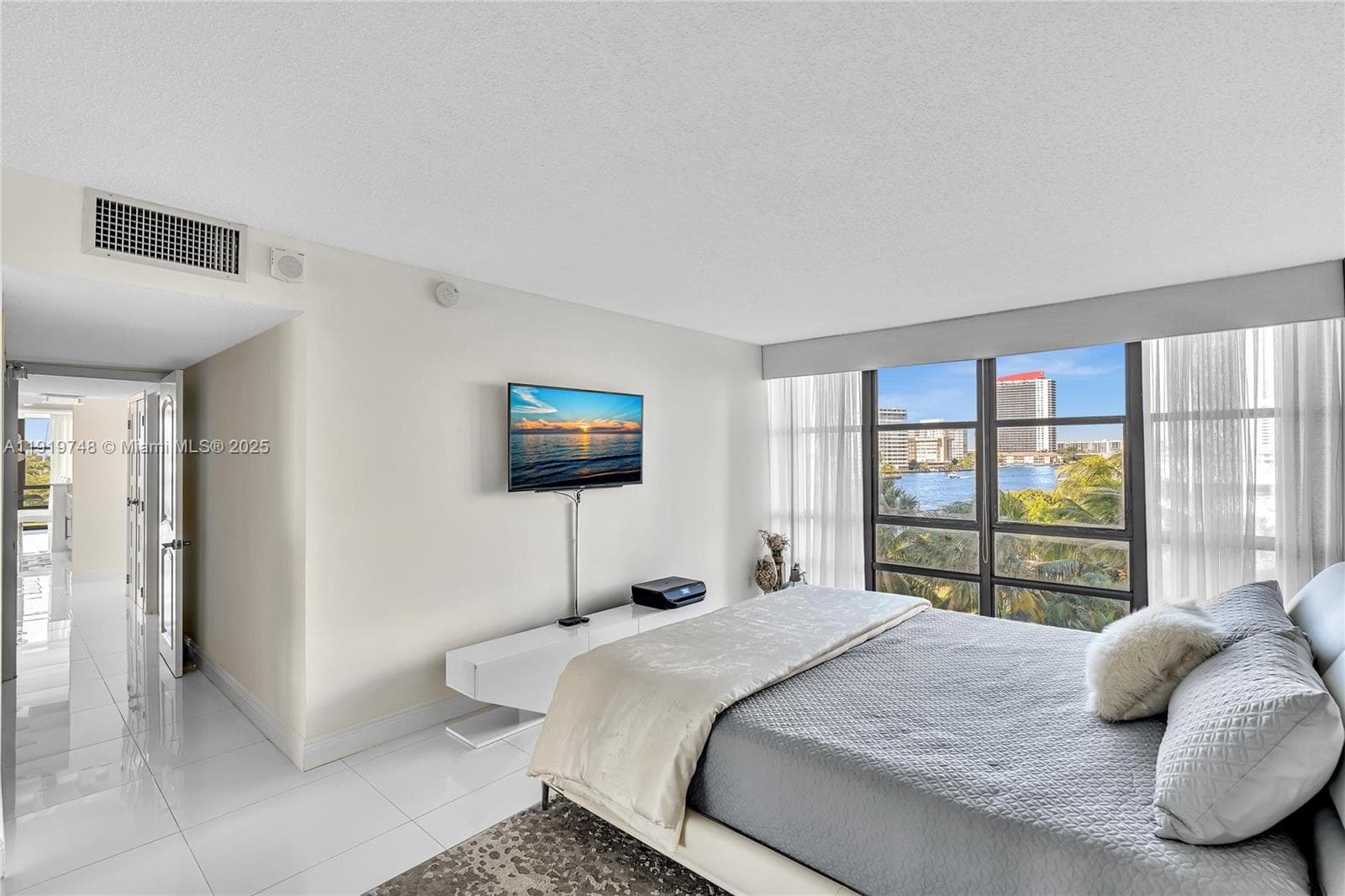 AVANT GARDE CONDO · #409 in Hallandale Beach - Photo 30