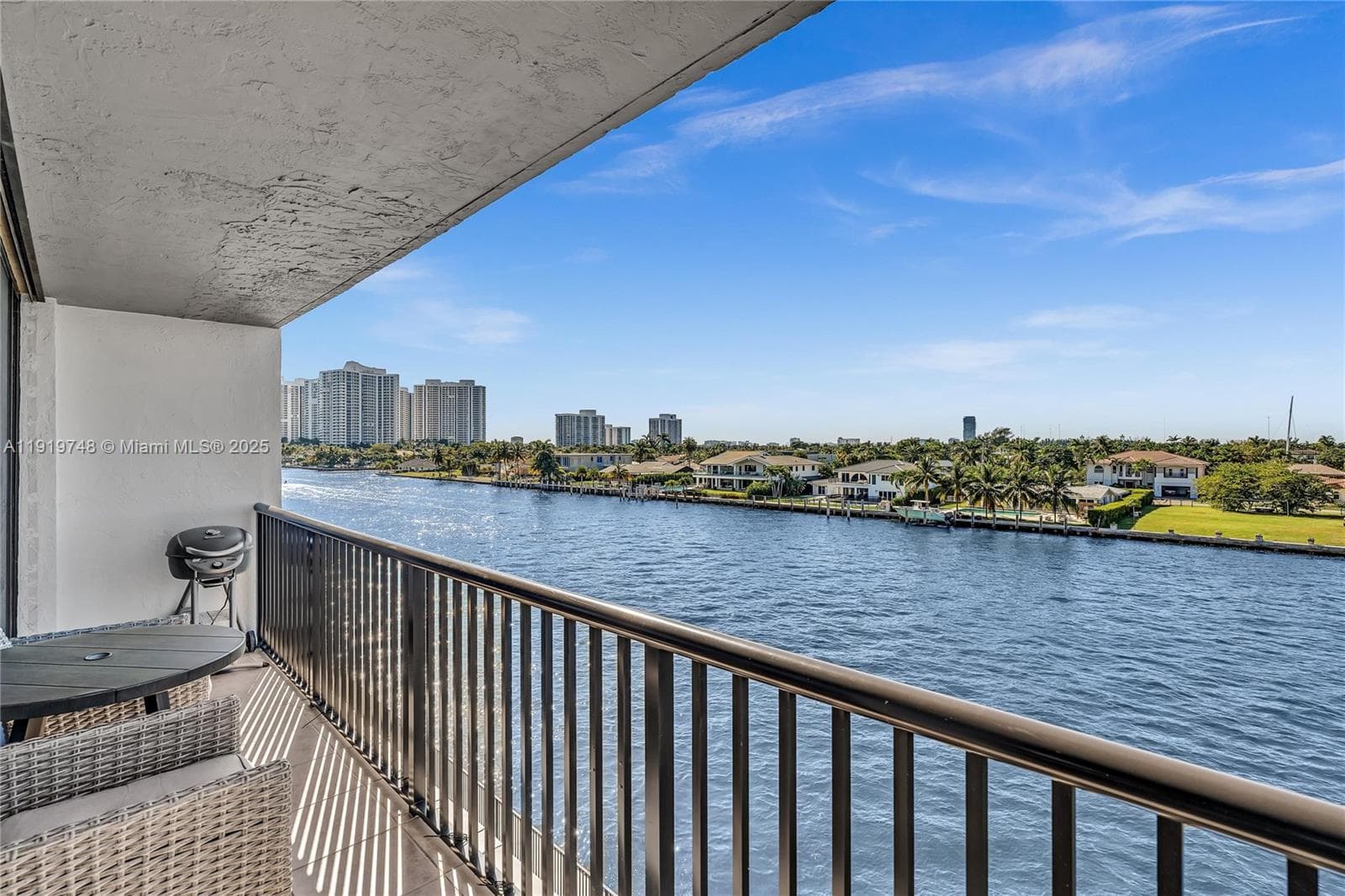 AVANT GARDE CONDO · #409 in Hallandale Beach - Photo 37