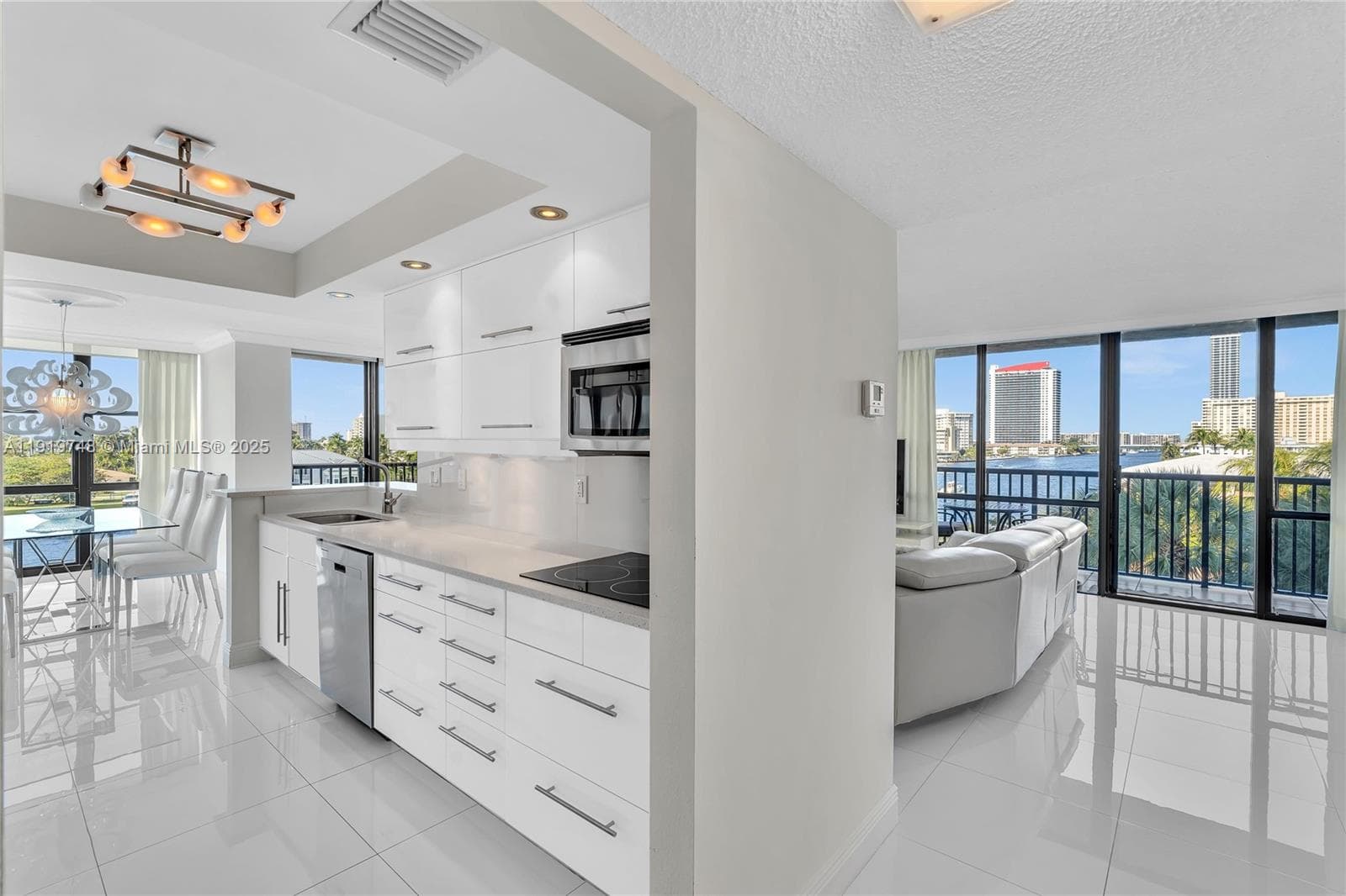 AVANT GARDE CONDO · #409 in Hallandale Beach - Photo 11
