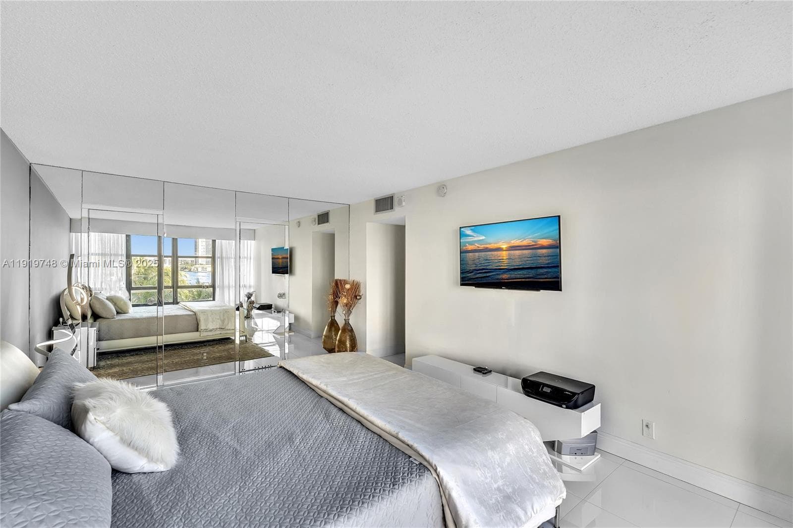 AVANT GARDE CONDO · #409 in Hallandale Beach - Photo 31