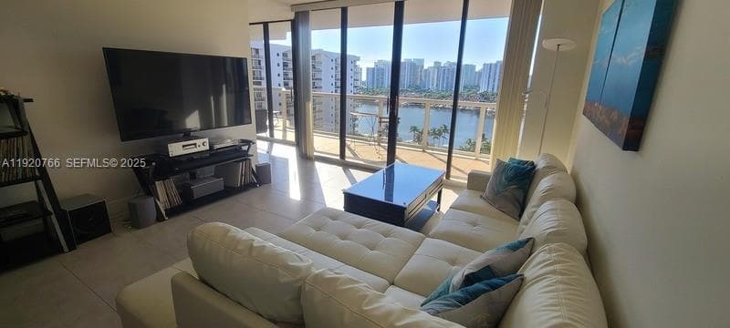 HARBOR TWS AT THE WATERWA · #1204 in Aventura - Photo 41