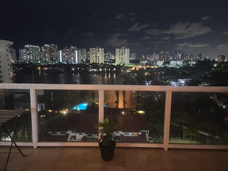 HARBOR TWS AT THE WATERWA · #1204 in Aventura - Photo 19
