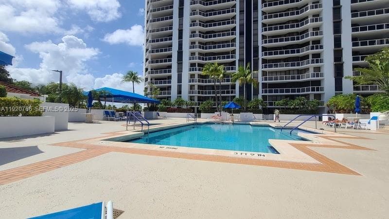 HARBOR TWS AT THE WATERWA · #1204 in Aventura - Photo 21