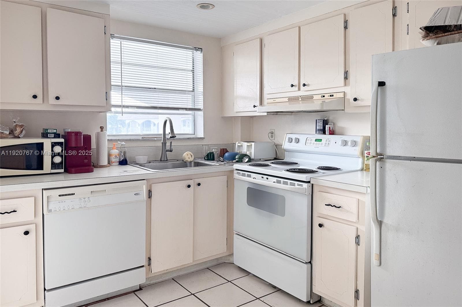 Paradise Villas Condo · #313-A in Hallandale Beach - Photo 12