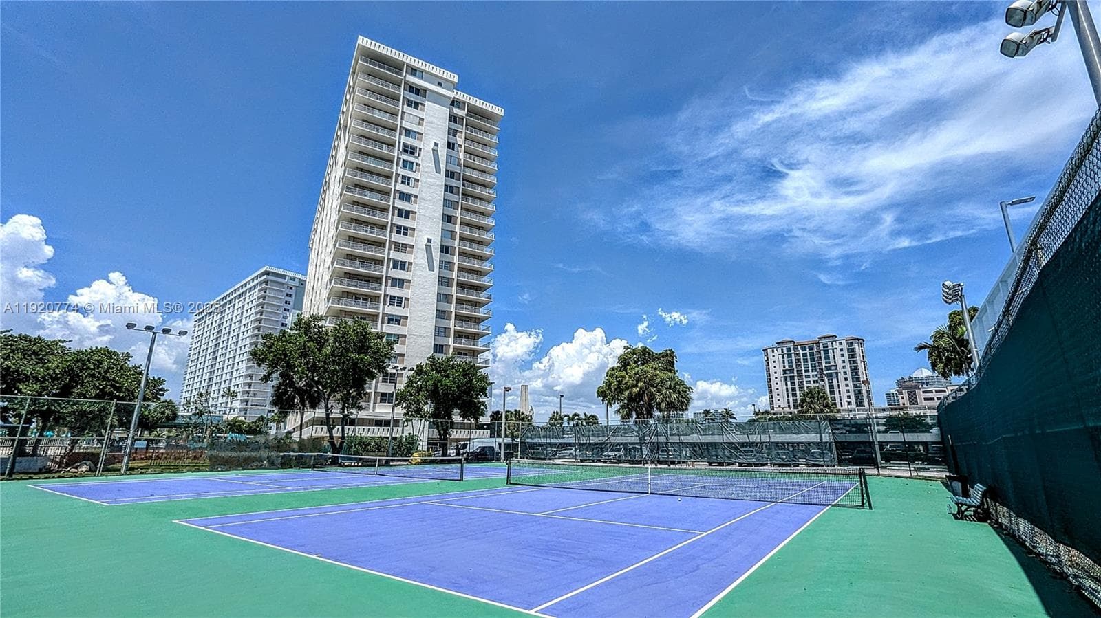 Arlen House 300 · #206 in Sunny Isles Beach - Photo 2