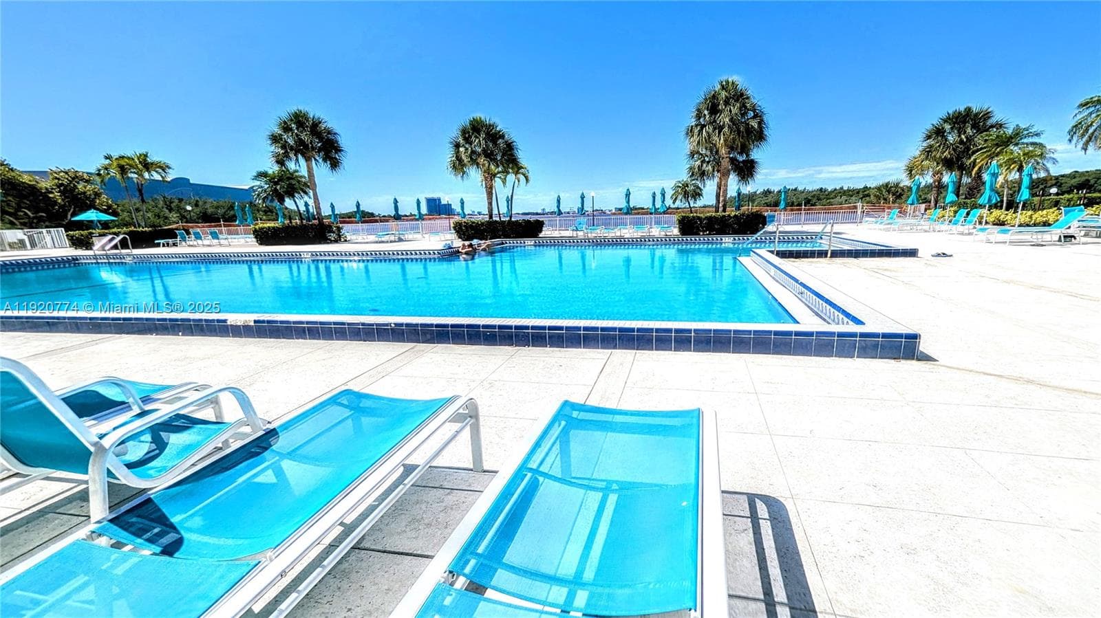 Arlen House 300 · #206 in Sunny Isles Beach - Photo 22