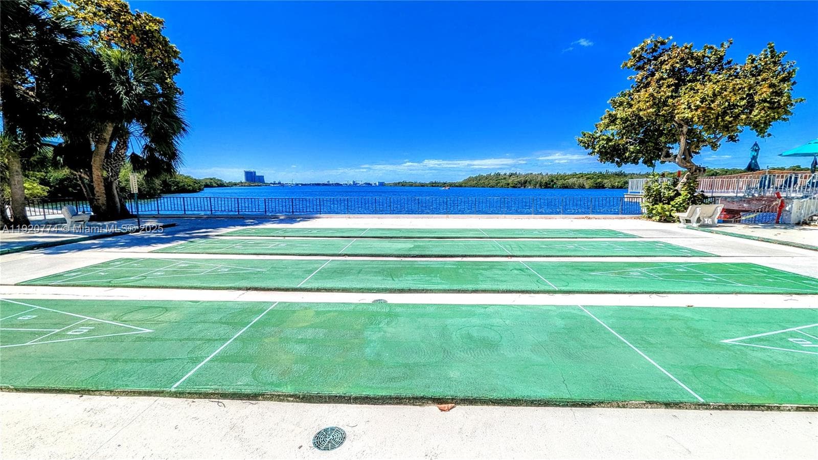 Arlen House 300 · #206 in Sunny Isles Beach - Photo 28