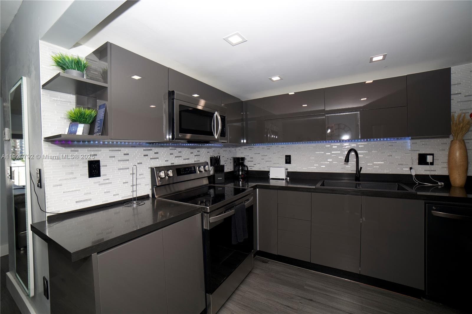MARBELLA TOWER CONDO · #n/a in Sunny Isles Beach - Photo 2