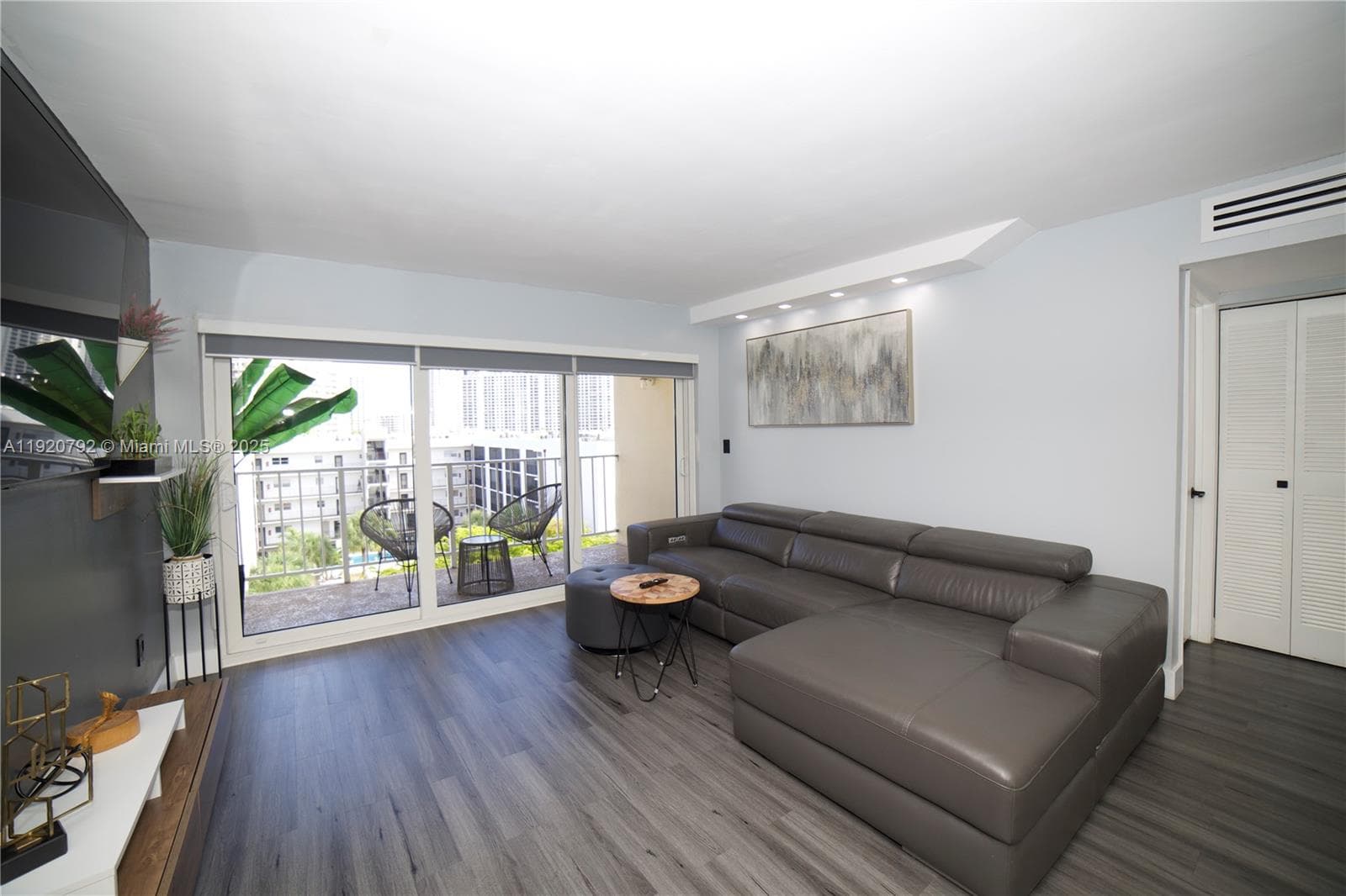 MARBELLA TOWER CONDO · #n/a in Sunny Isles Beach - Photo 7