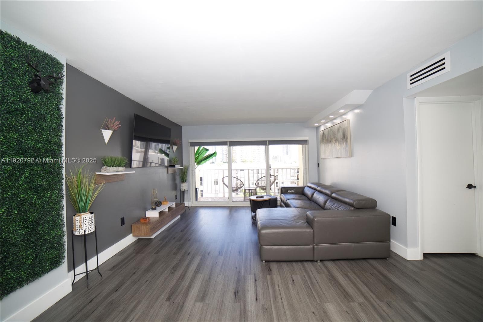 MARBELLA TOWER CONDO · #n/a in Sunny Isles Beach - Photo 3