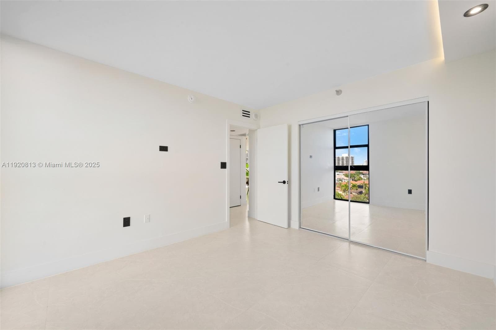WATERVIEW · #1133 in Aventura - Photo 12