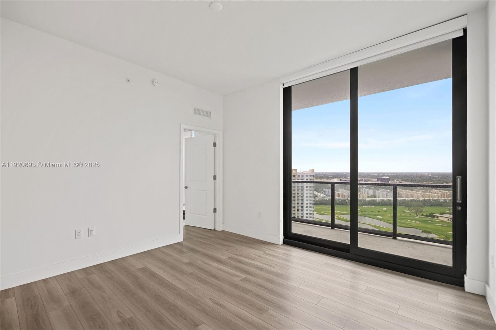Mondrian Residences · #2605 in Hallandale Beach - Photo 8