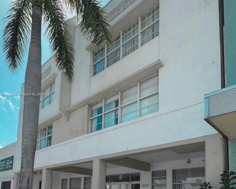 WELWORTH CONDO · #205 in Miami Beach - Photo 1