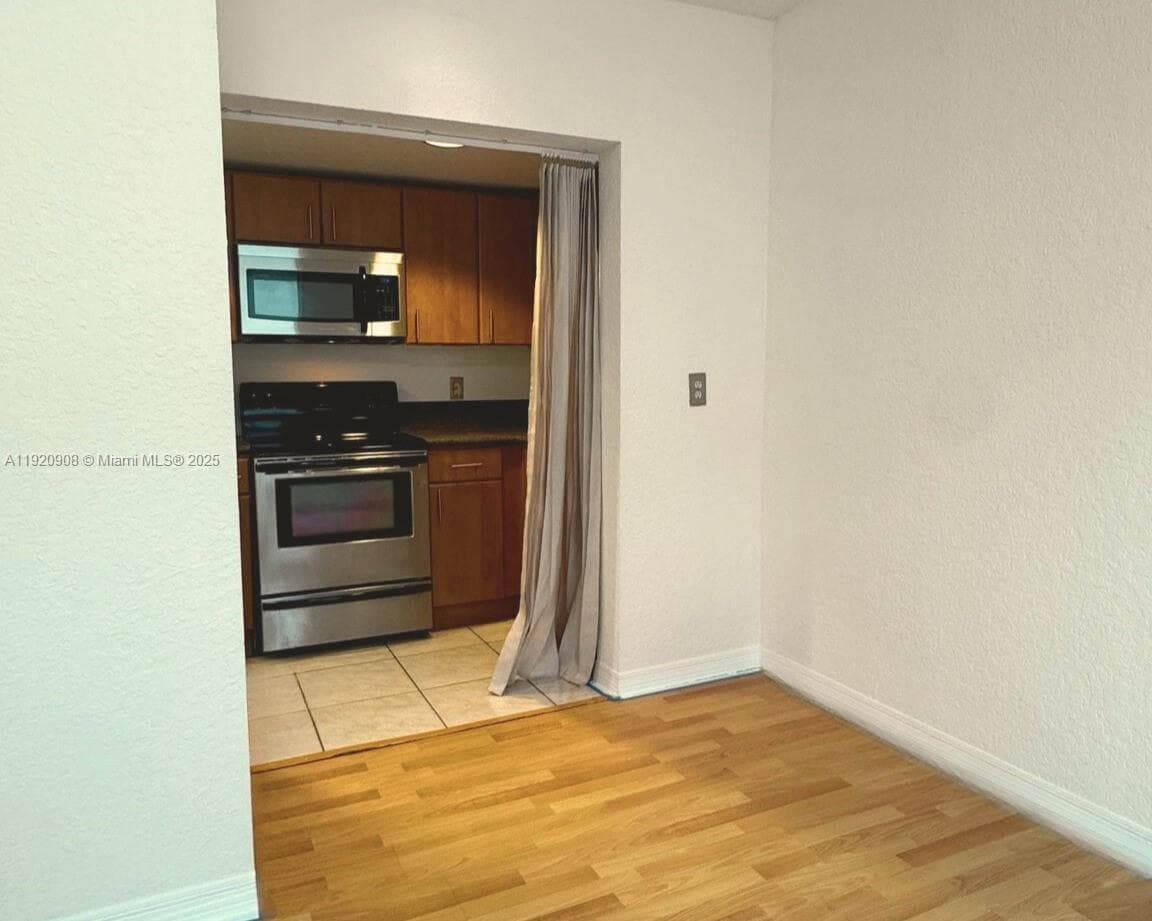 WELWORTH CONDO · #205 in Miami Beach - Photo 5