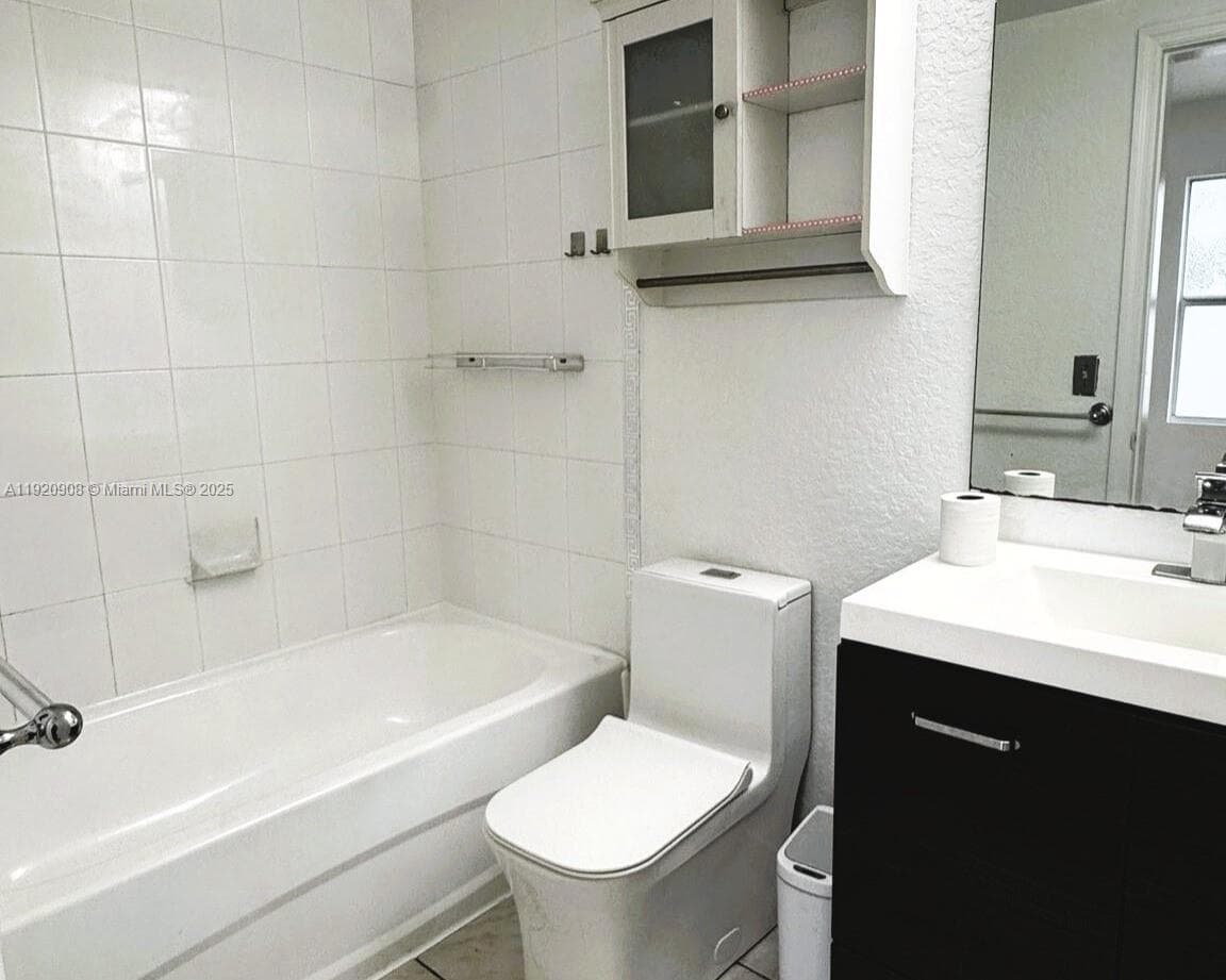 WELWORTH CONDO · #205 in Miami Beach - Photo 11
