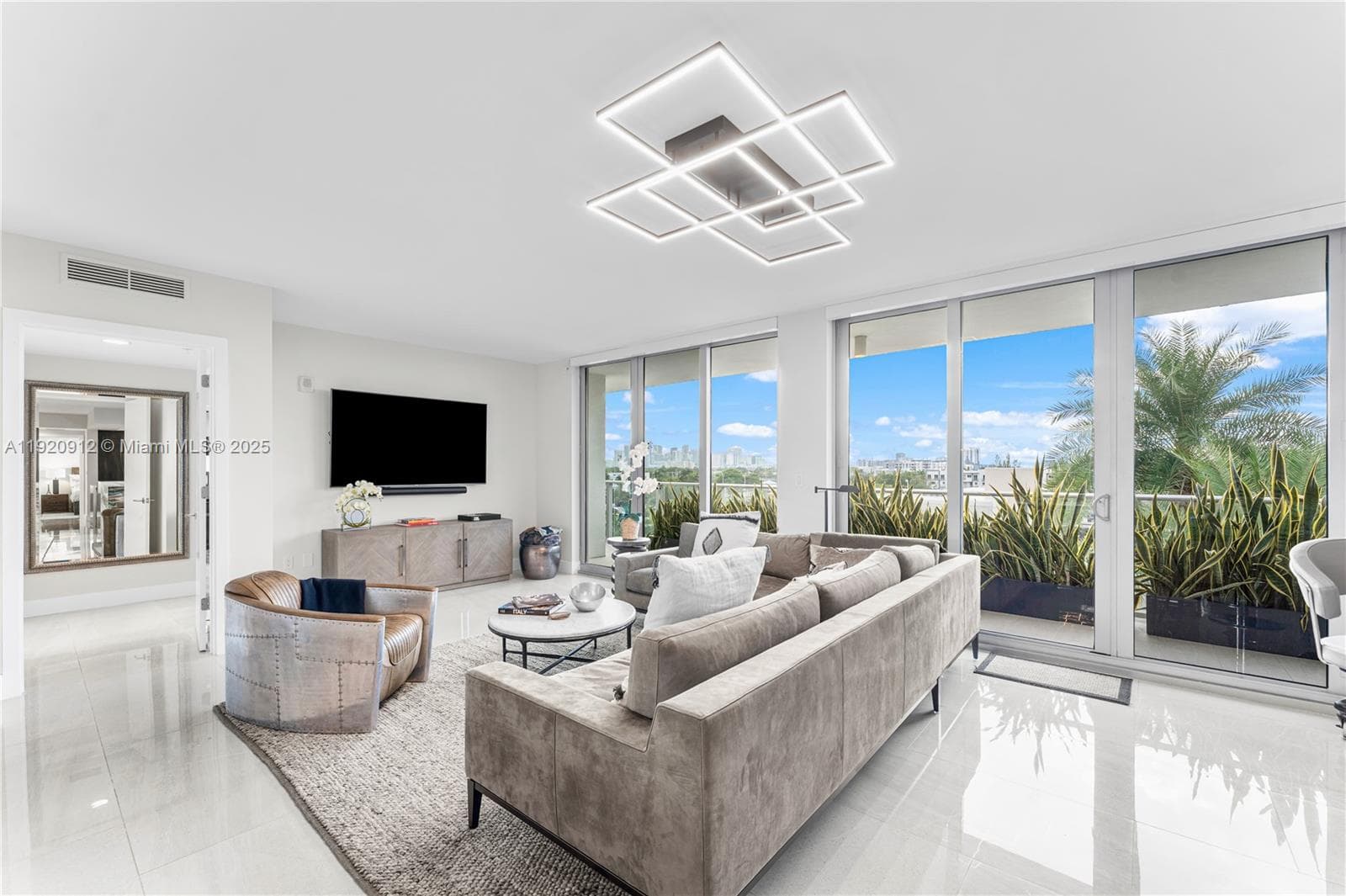 Four Seasons Private Residences Fort Lauderdale · #607 in Fort Lauderdale - Photo 2