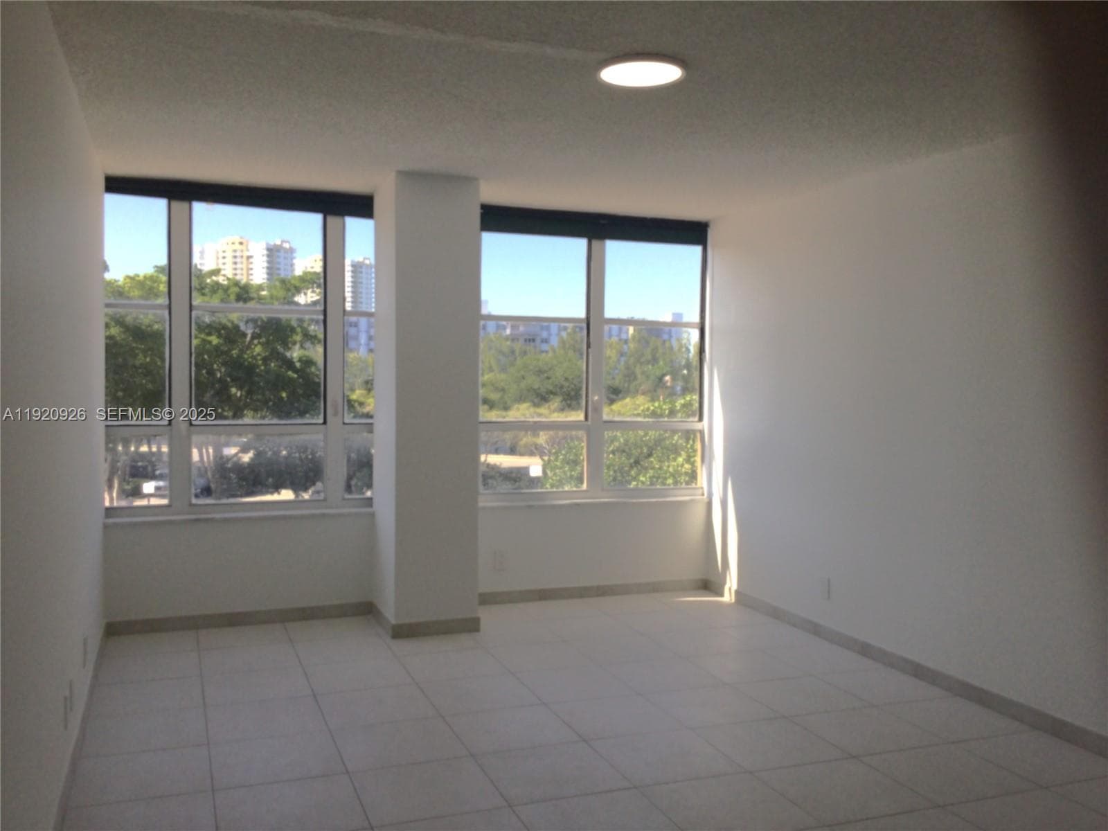 OLYMPUS CONDO · #M16 in Hallandale Beach - Photo 6