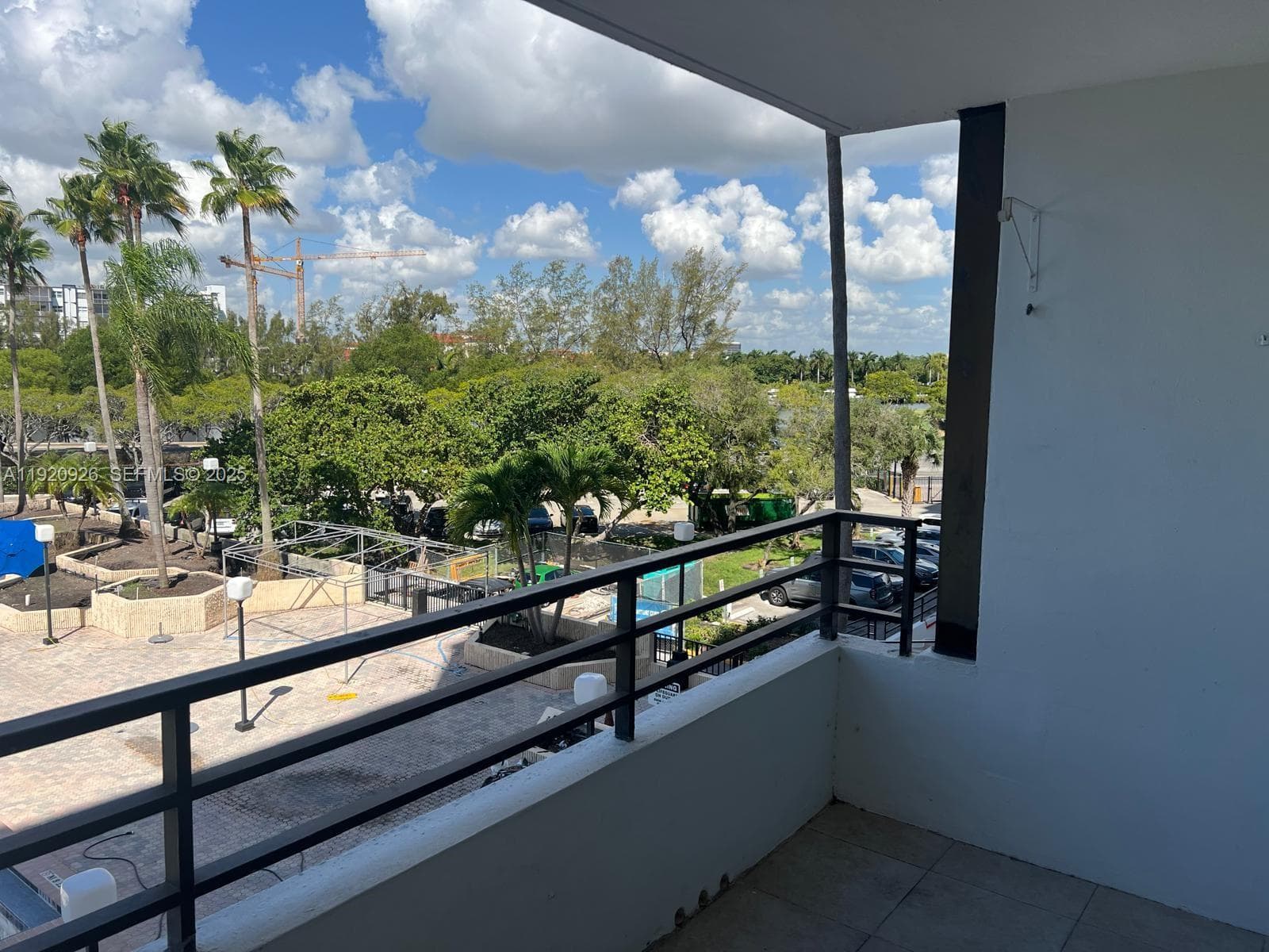OLYMPUS CONDO · #M16 in Hallandale Beach - Photo 4