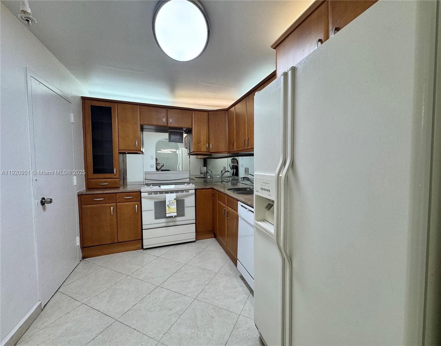 COASTAL TOWERS CONDO · #411 in Sunny Isles Beach - Photo 3