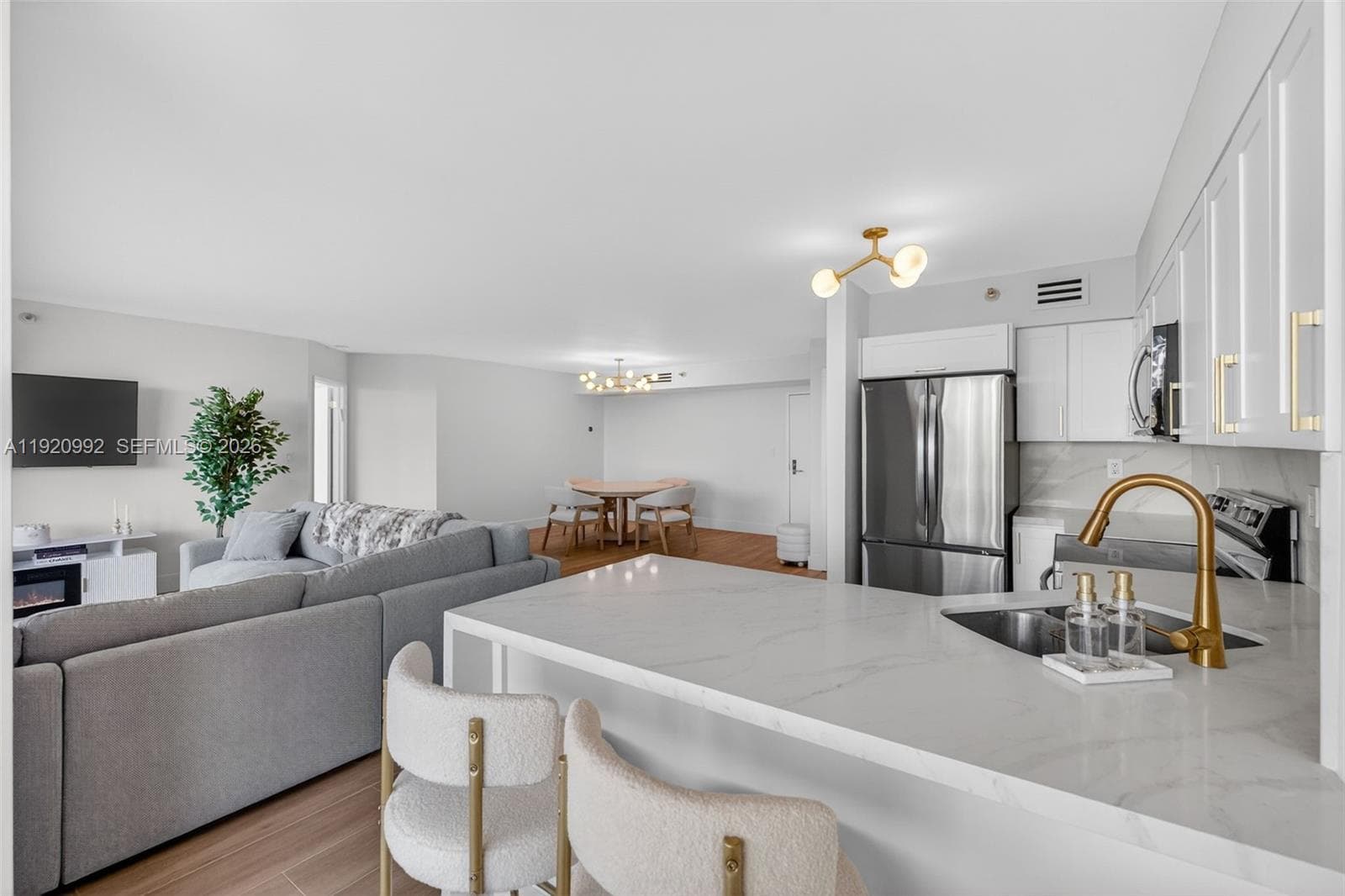 Mystic Pointe Tower 200 · #402 in Aventura - Photo 3