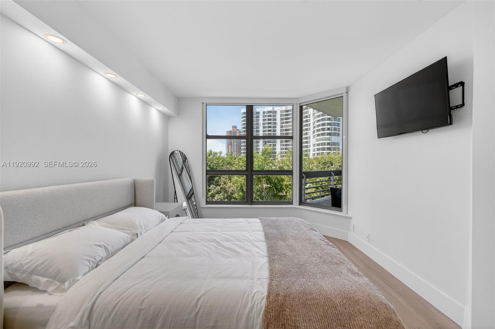 Mystic Pointe Tower 200 · #402 in Aventura - Photo 49