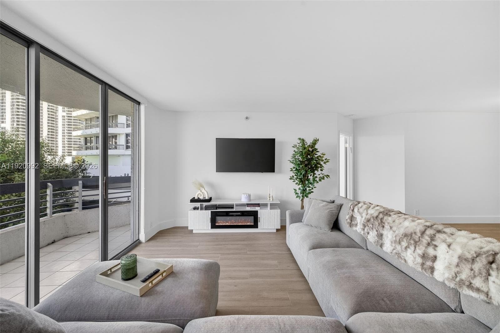 Mystic Pointe Tower 200 · #402 in Aventura - Photo 11