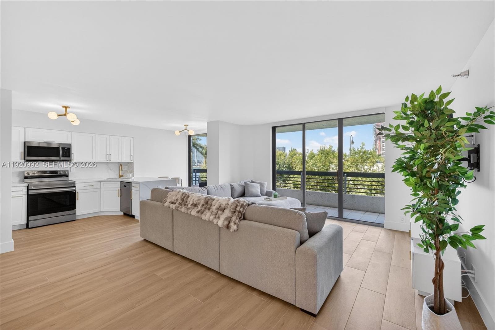 Mystic Pointe Tower 200 · #402 in Aventura - Photo 4