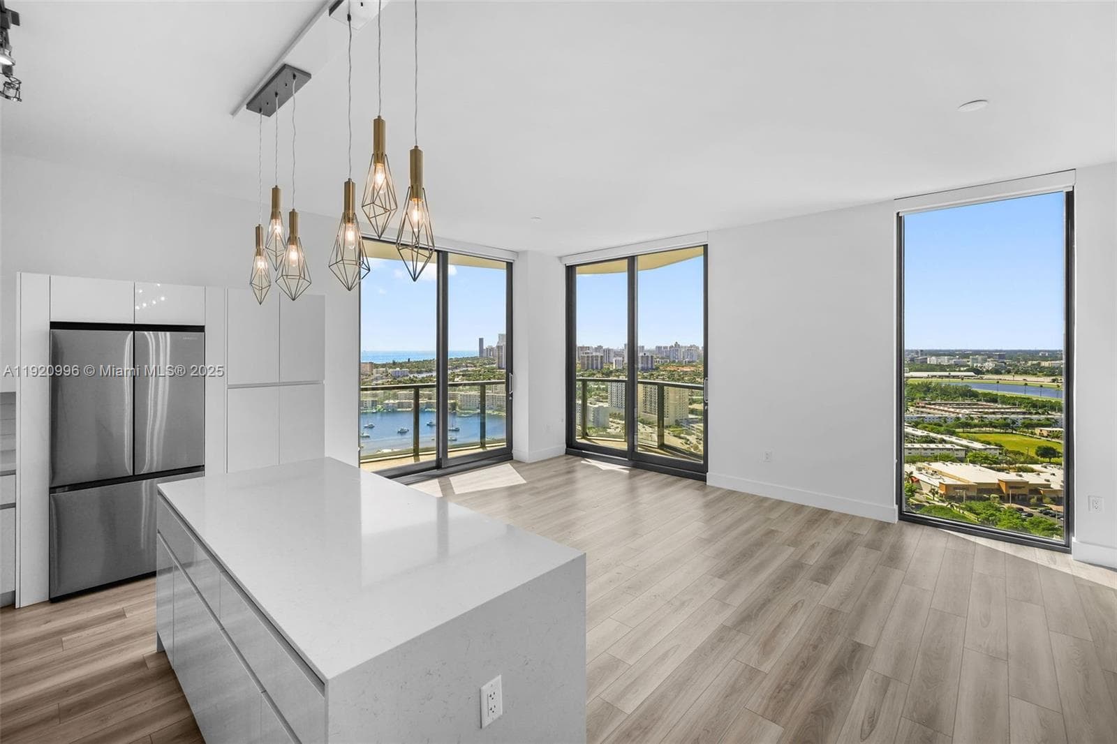 Mondrian Residences · #2610 in Hallandale Beach - Photo 2