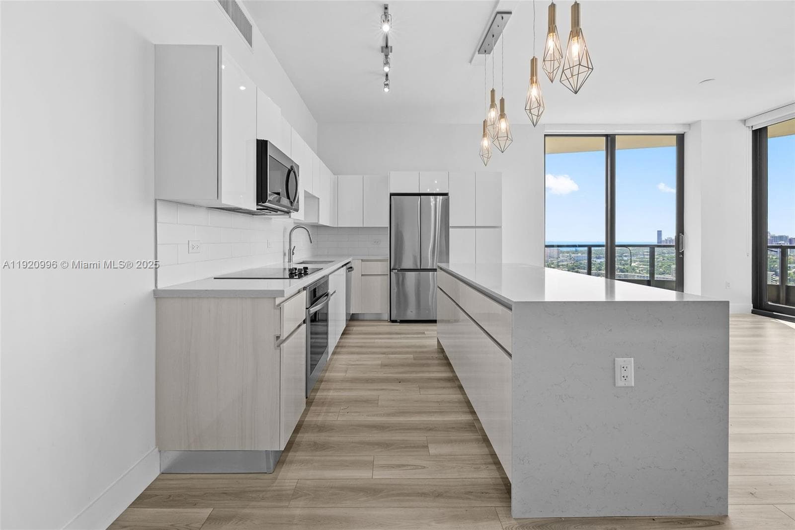 Mondrian Residences · #2610 in Hallandale Beach - Photo 3