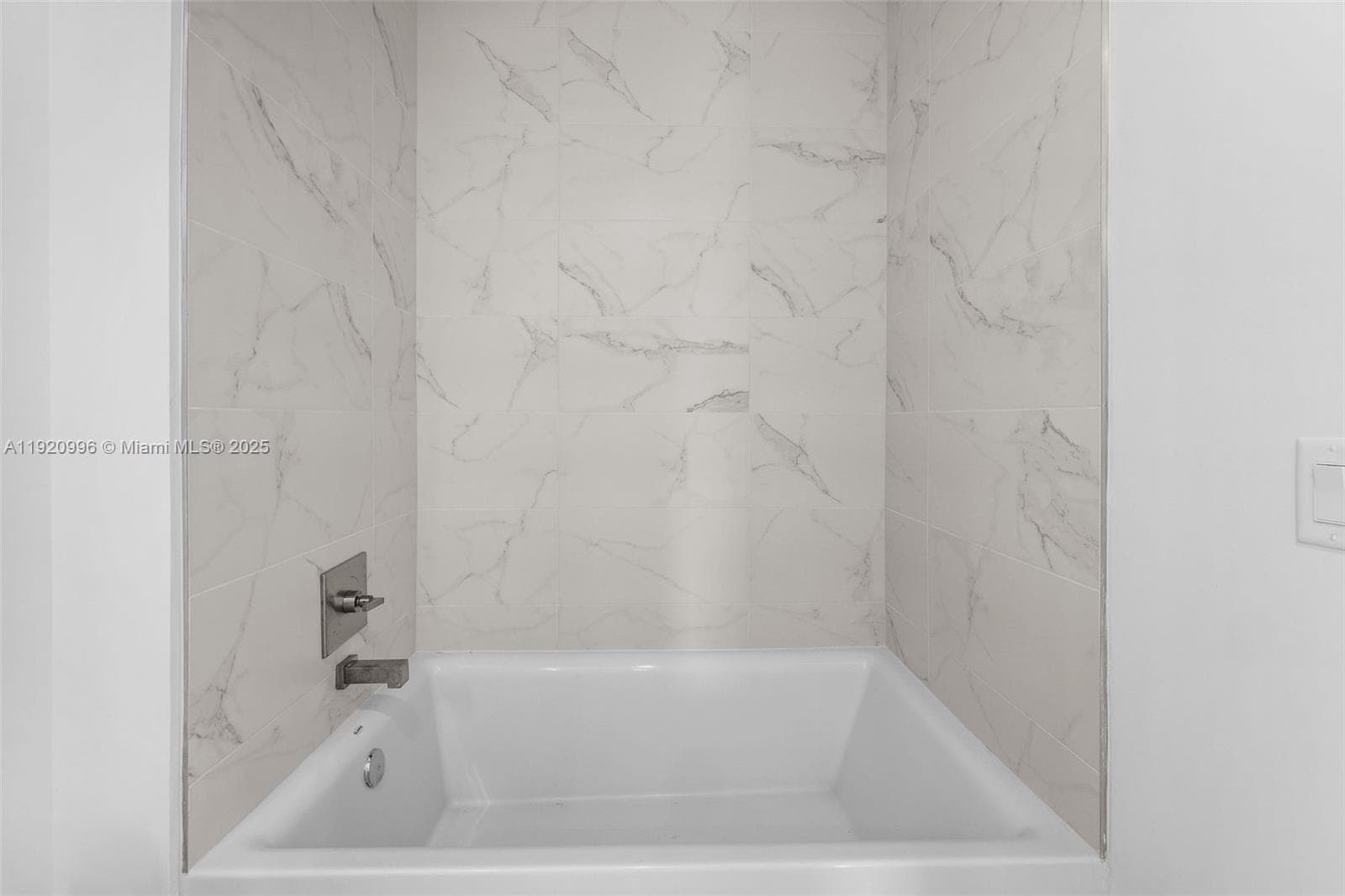 Mondrian Residences · #2610 in Hallandale Beach - Photo 33