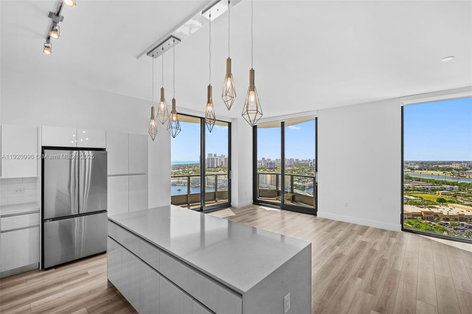 Mondrian Residences · #2610 in Hallandale Beach - Photo 11
