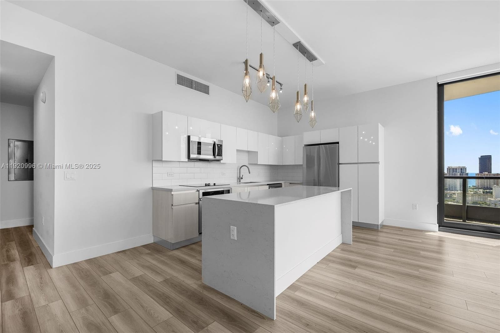 Mondrian Residences · #2610 in Hallandale Beach - Photo 4