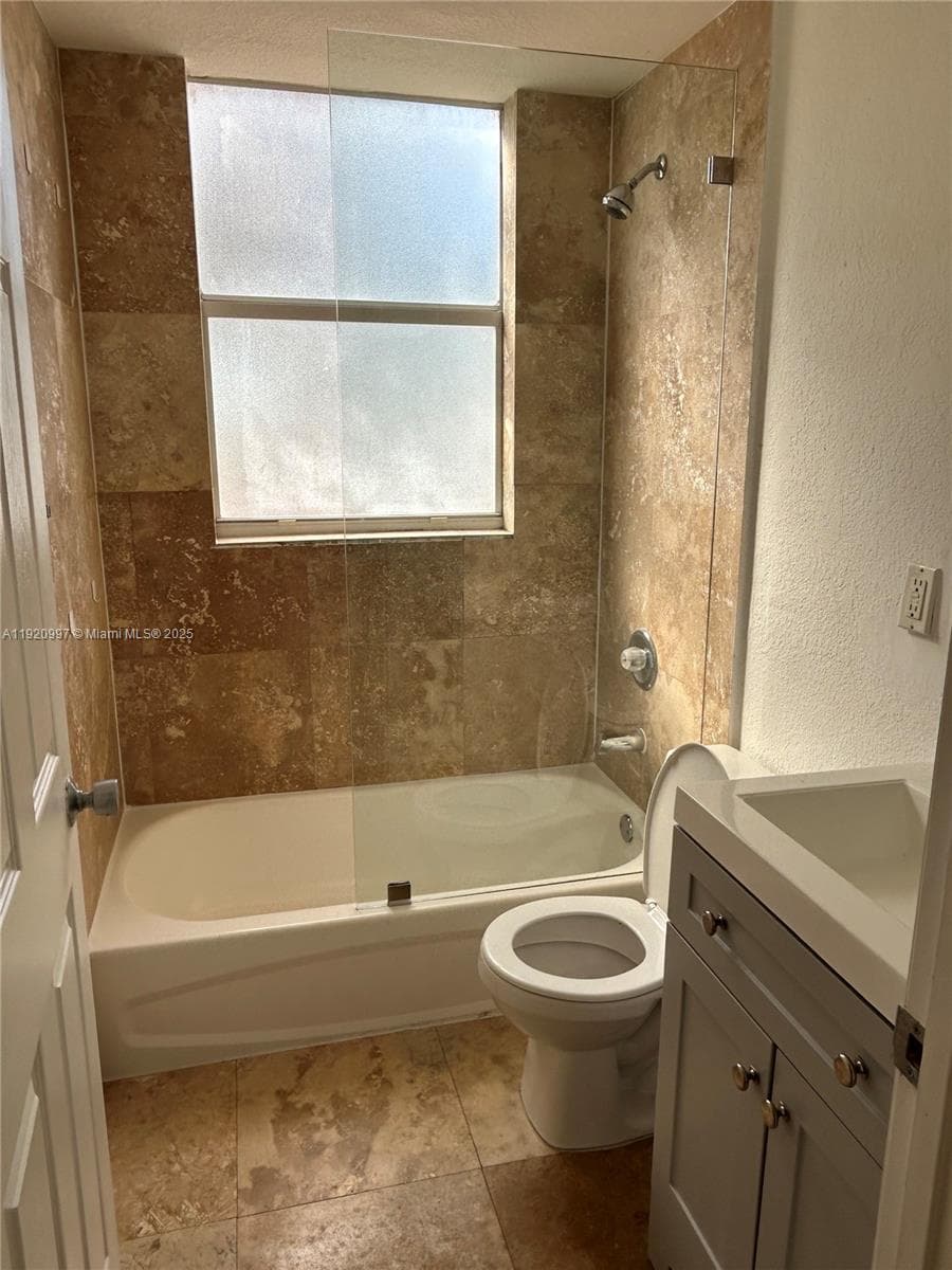 THE MANOR CONDO · #11 in Miami - Photo 3