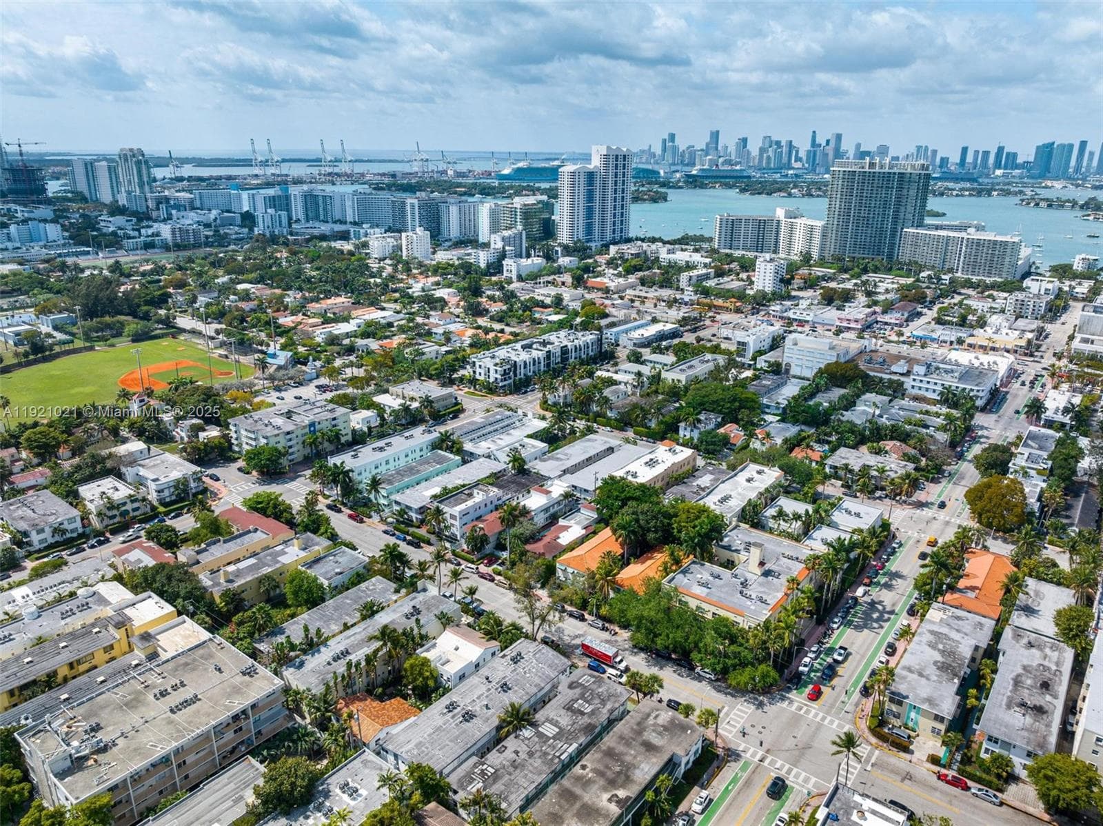 Lunamar Lofts at Lincoln · #106 in Miami Beach - Photo 9