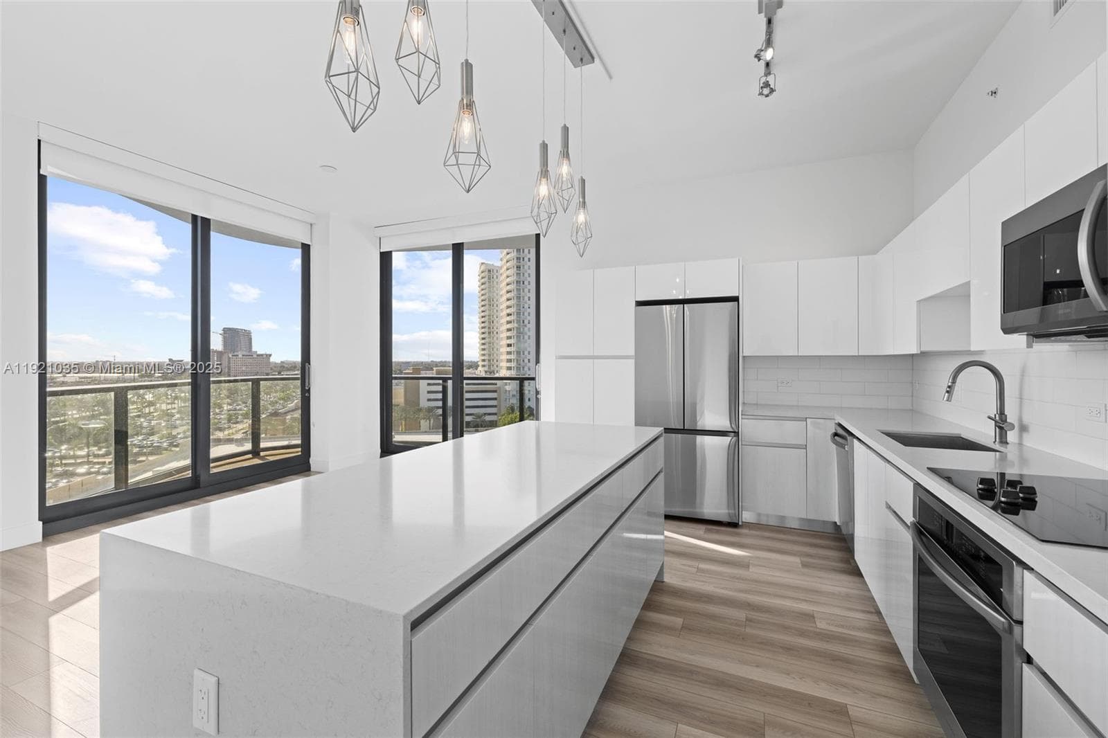 Mondrian Residences · #911 in Hallandale Beach - Photo 7