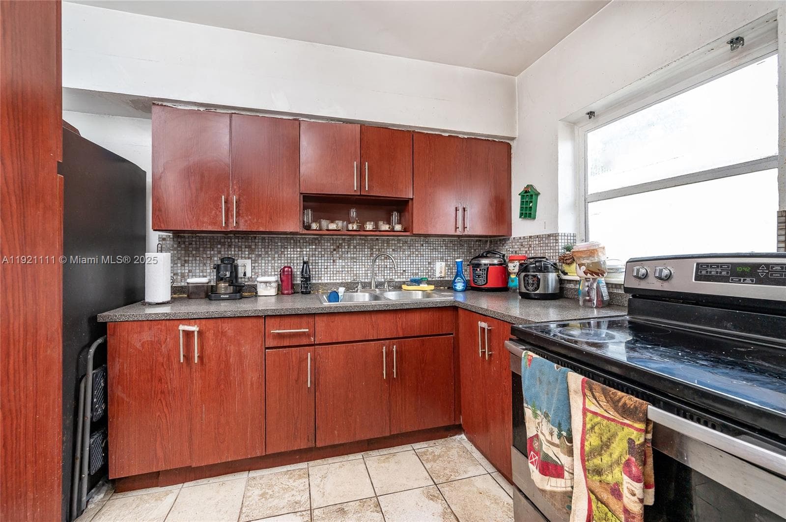 Victoria Condominium · #4 in Miami Beach - Photo 7